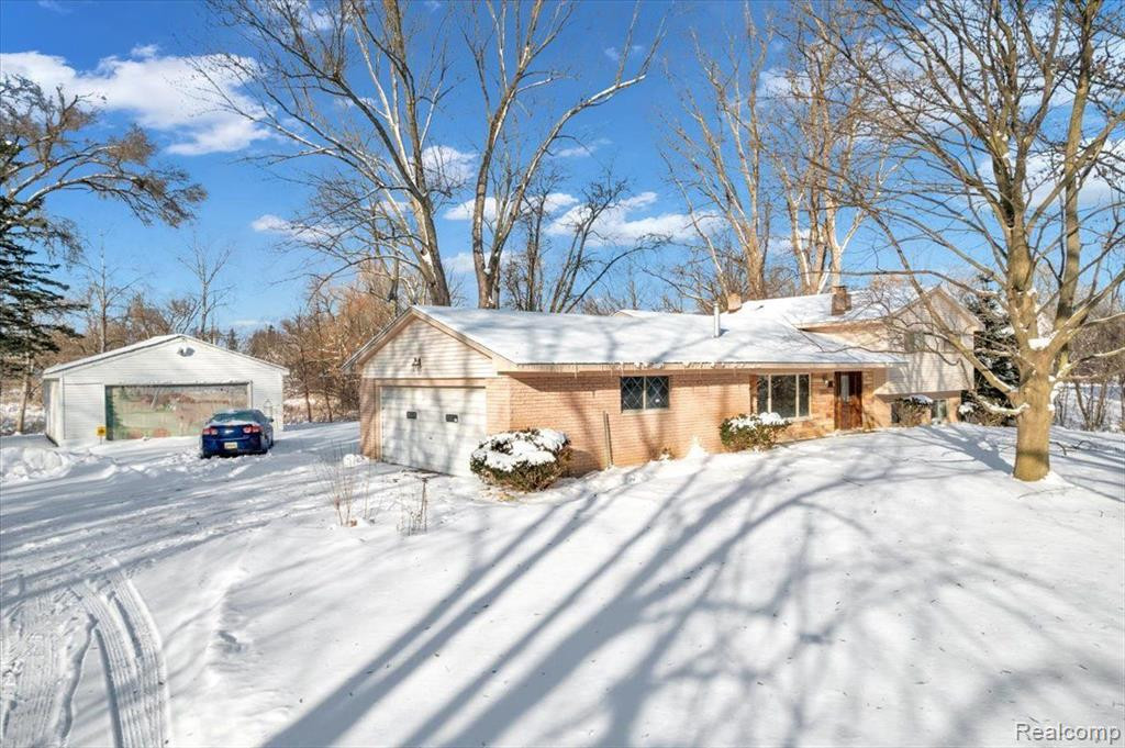 791 N PINEGROVE Avenue, Waterford, MI 48327 — Photo 2