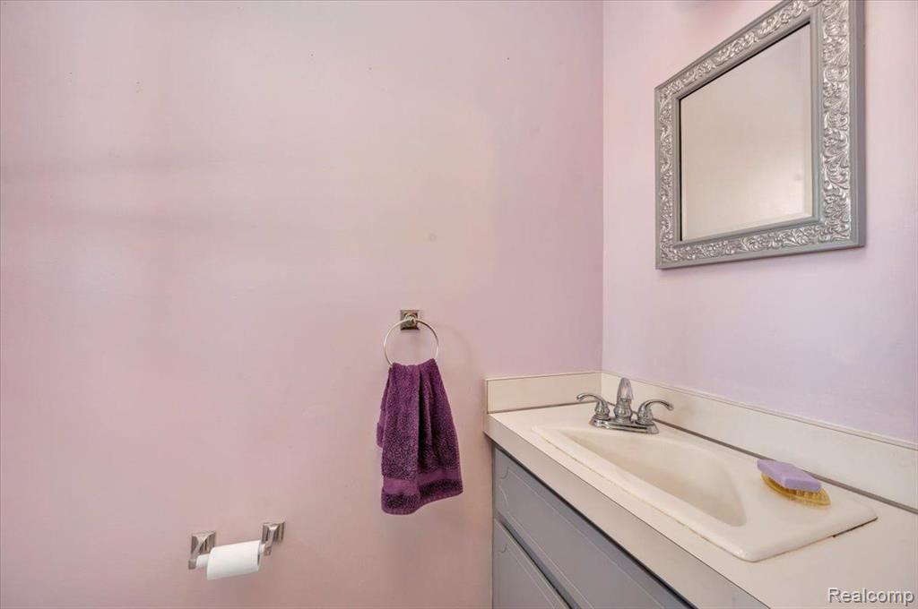 791 N PINEGROVE Avenue, Waterford, MI 48327 — Photo 8