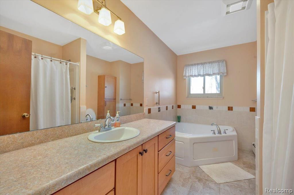 791 N PINEGROVE Avenue, Waterford, MI 48327 — Photo 13
