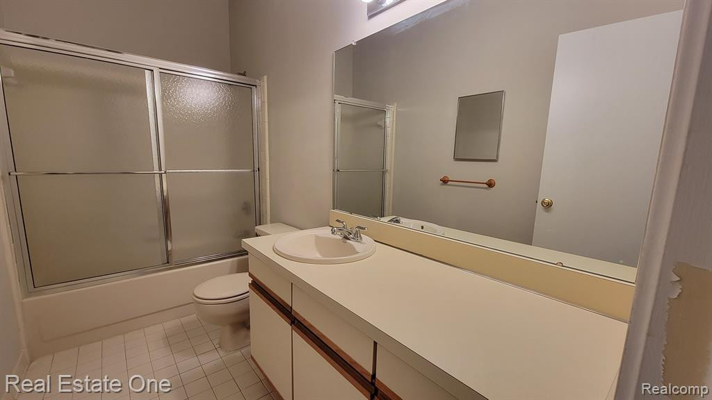 29406 LAUREL Drive, Farmington Hills, MI 48331 — Photo 9