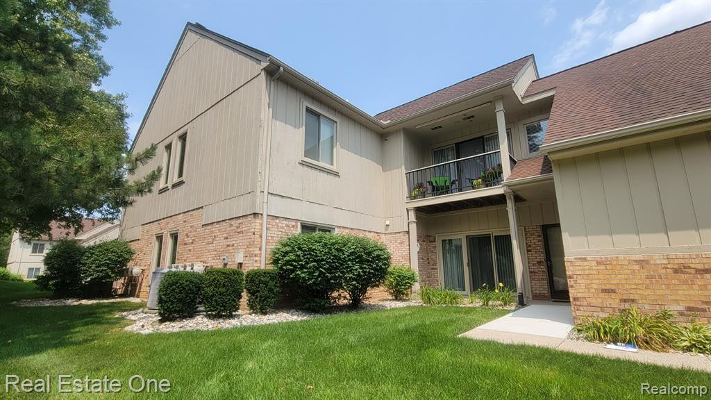 29406 LAUREL Drive, Farmington Hills, MI 48331 — Photo 14