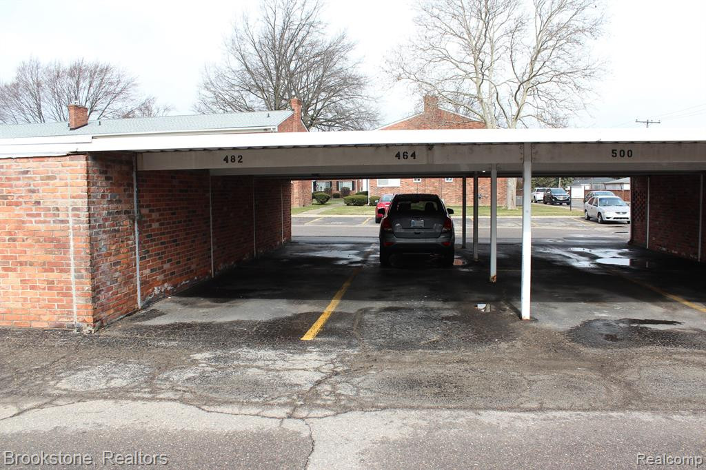 29464 HOOVER Road, 464, Warren, MI 48093 — Photo 2