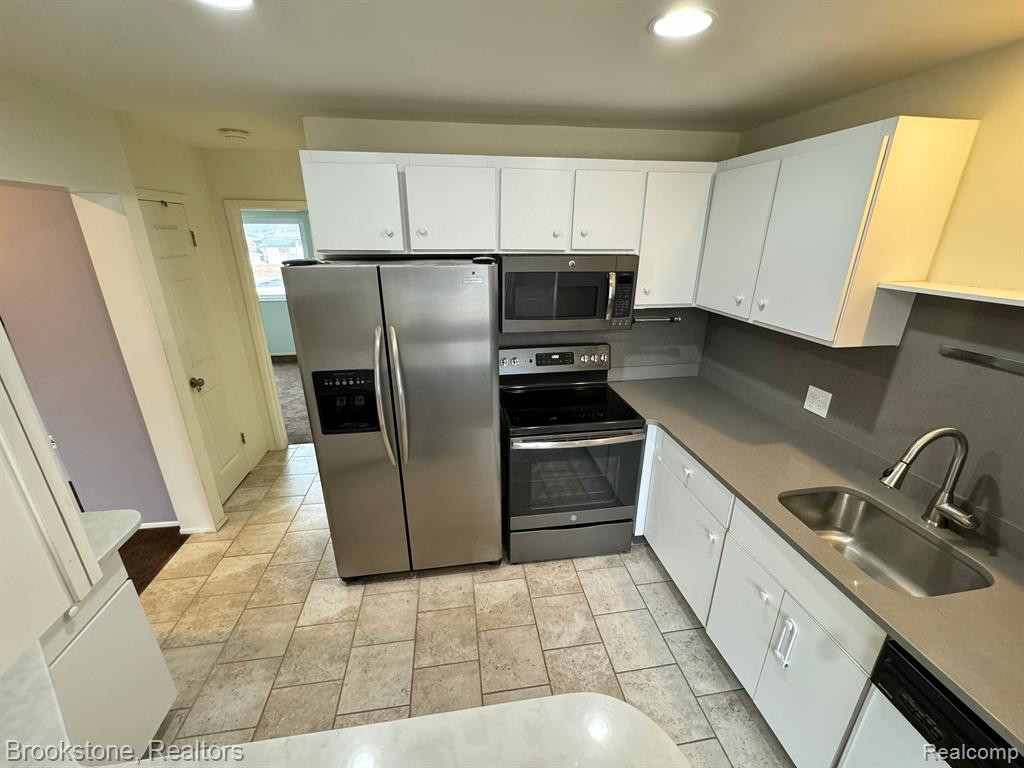 29464 HOOVER Road, 464, Warren, MI 48093 — Photo 7