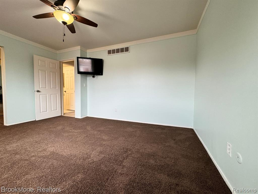 29464 HOOVER Road, 464, Warren, MI 48093 — Photo 11