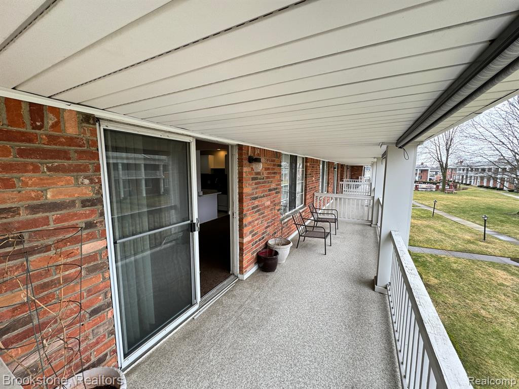 29464 HOOVER Road, 464, Warren, MI 48093 — Photo 13