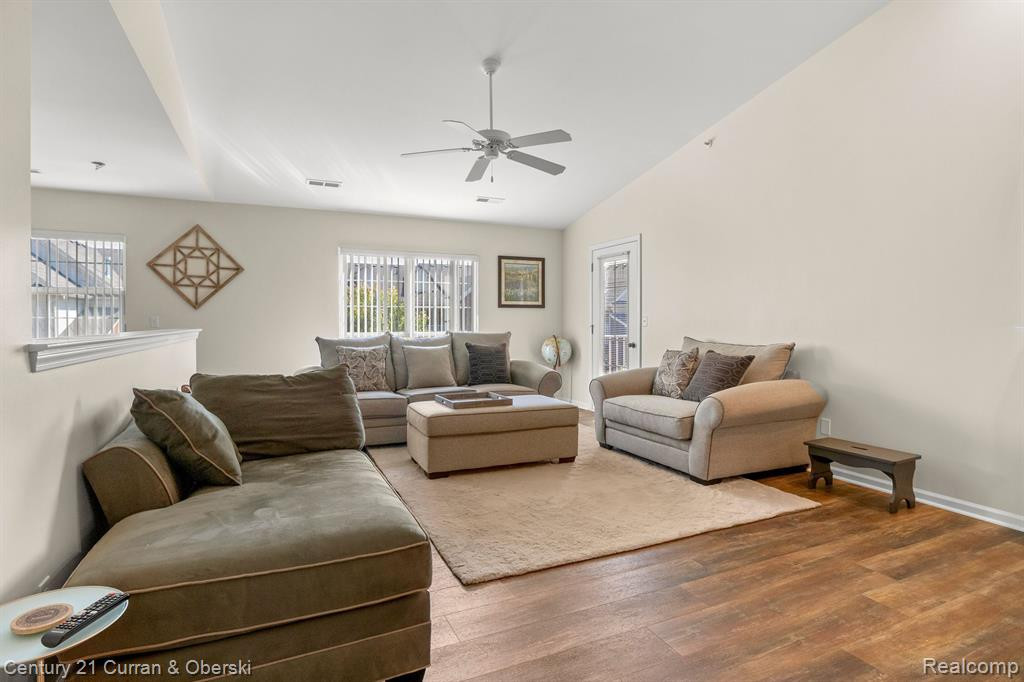 29729 NOTTINGHAM Circle, Livonia, MI 48152 — Photo 4
