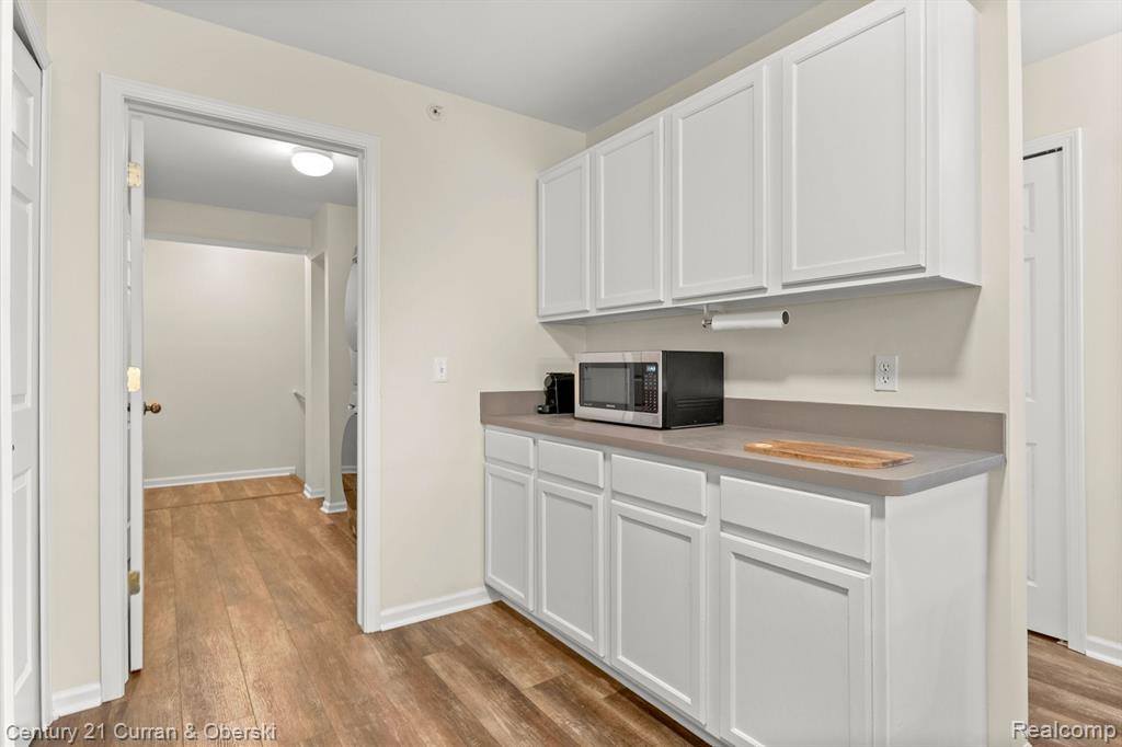 29729 NOTTINGHAM Circle, Livonia, MI 48152 — Photo 13