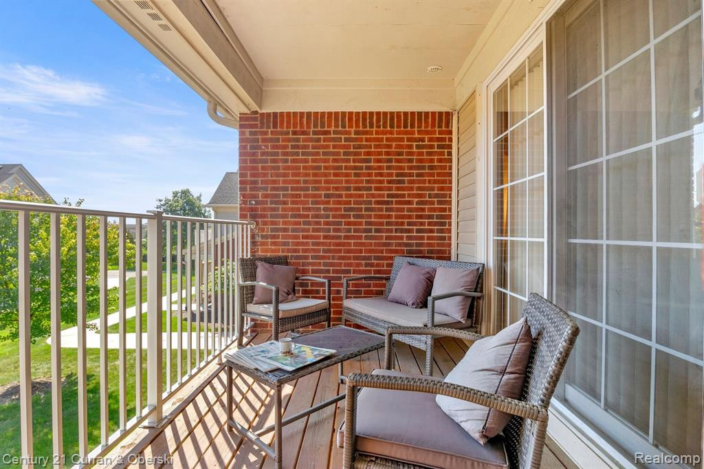 29729 NOTTINGHAM Circle, Livonia, MI 48152 — Photo 23