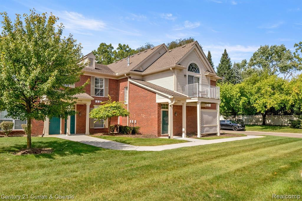 29729 NOTTINGHAM Circle, Livonia, MI 48152 — Photo 25
