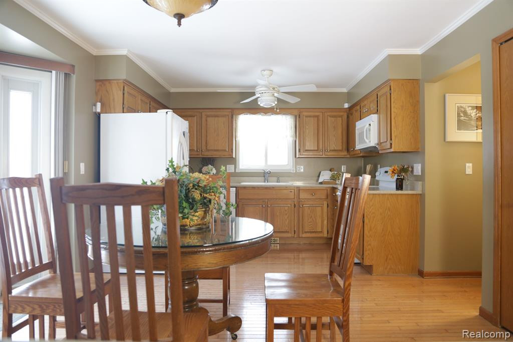 49188 BERKSHIRE Drive, Chesterfield, MI 48047 — Photo 6