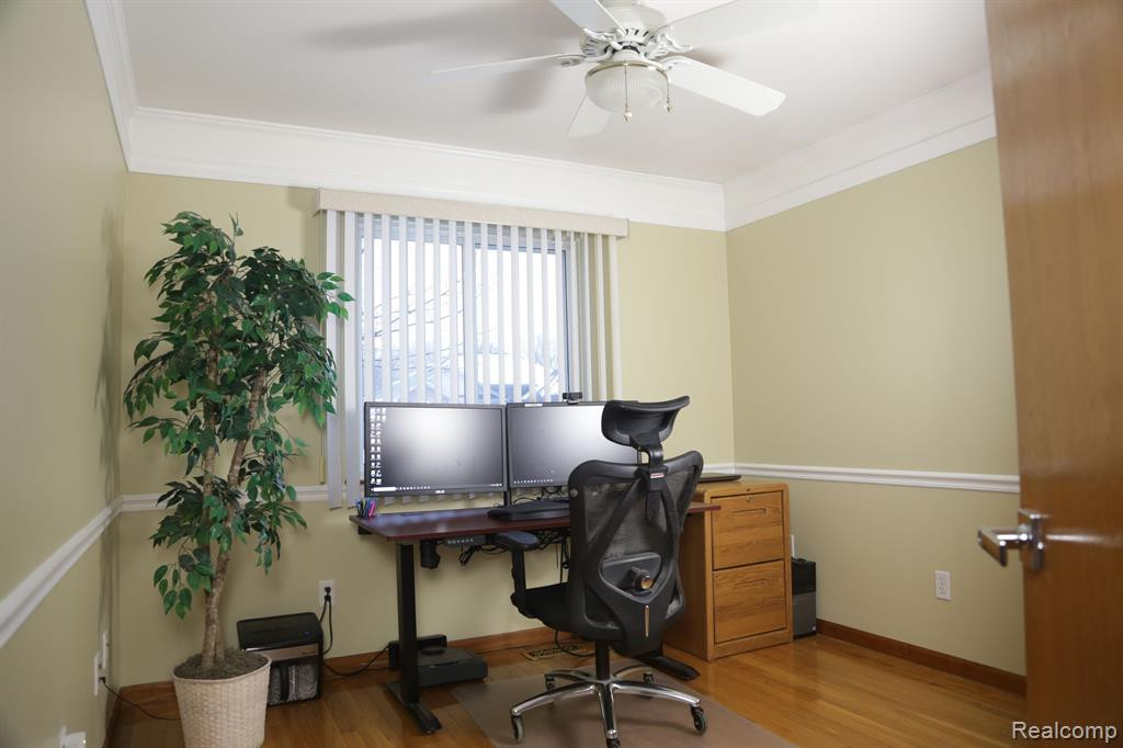49188 BERKSHIRE Drive, Chesterfield, MI 48047 — Photo 19