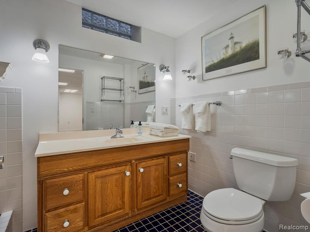 49188 BERKSHIRE Drive, Chesterfield, MI 48047 — Photo 25