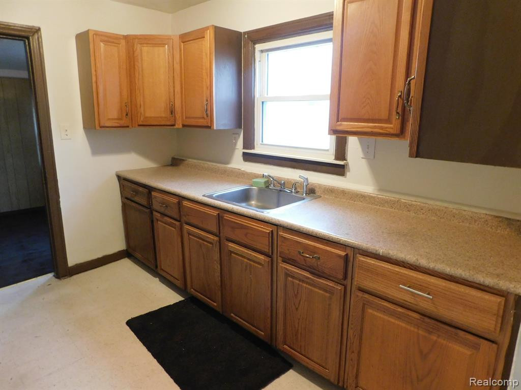 7583 HUDSON Avenue, Warren, MI 48091 — Photo 7