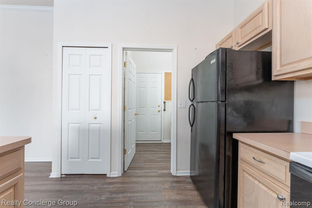 270 WOOD POINT, 13, Howell, MI 48843 — Photo 7