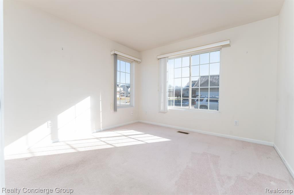 270 WOOD POINT, 13, Howell, MI 48843 — Photo 16