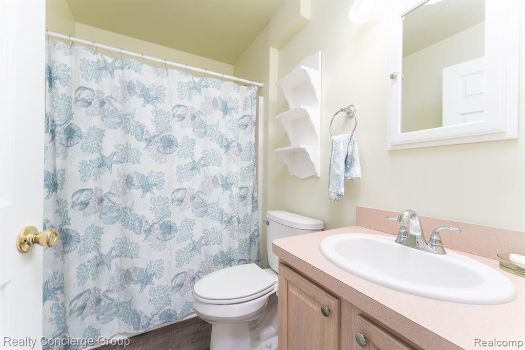 270 WOOD POINT, 13, Howell, MI 48843 — Photo 17