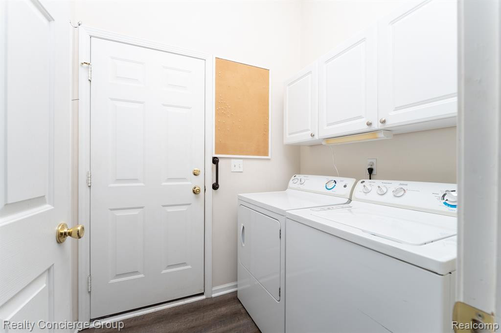 270 WOOD POINT, 13, Howell, MI 48843 — Photo 18