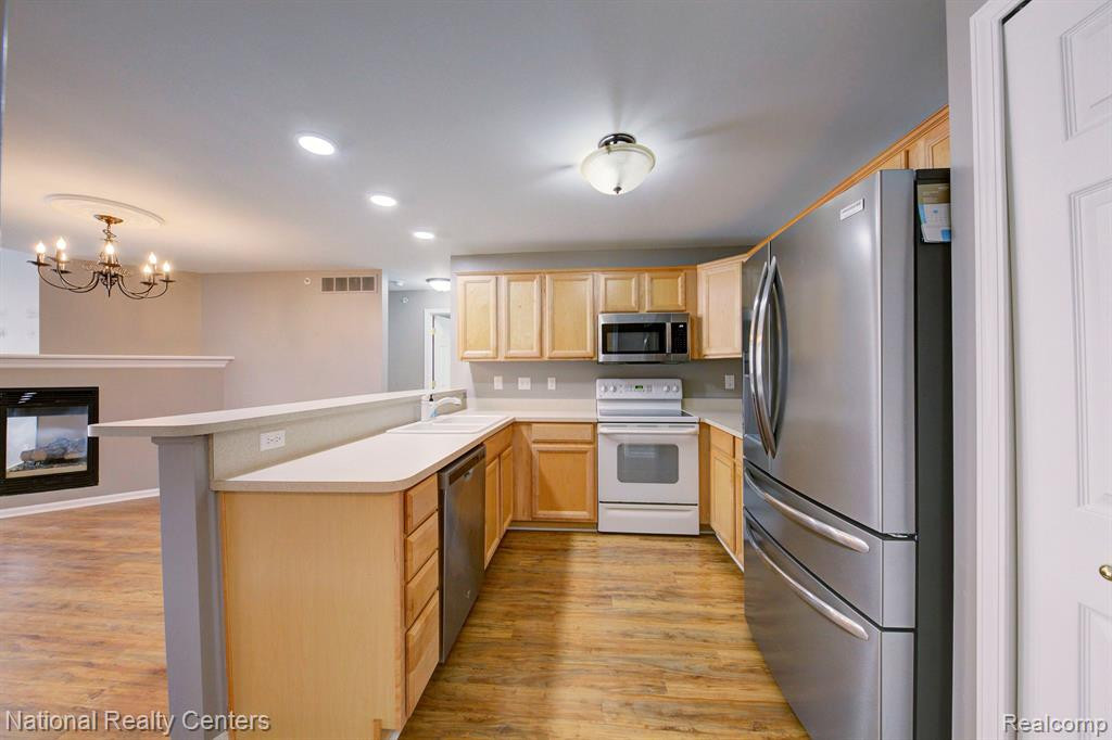 34101 EMMA Circle, Walled Lake, MI 48390 — Photo 9