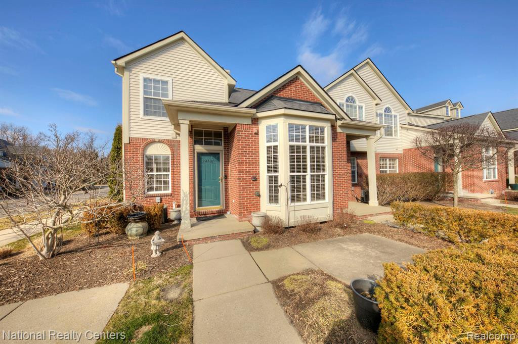 34101 EMMA Circle, Walled Lake, MI 48390 — Photo 26