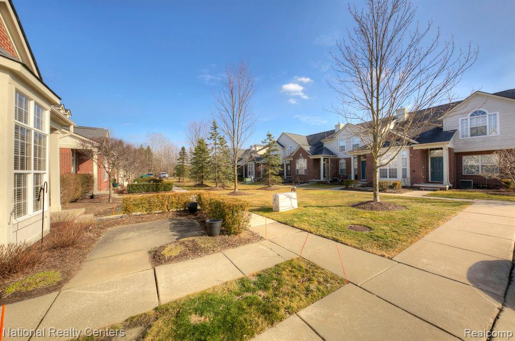 34101 EMMA Circle, Walled Lake, MI 48390 — Photo 27