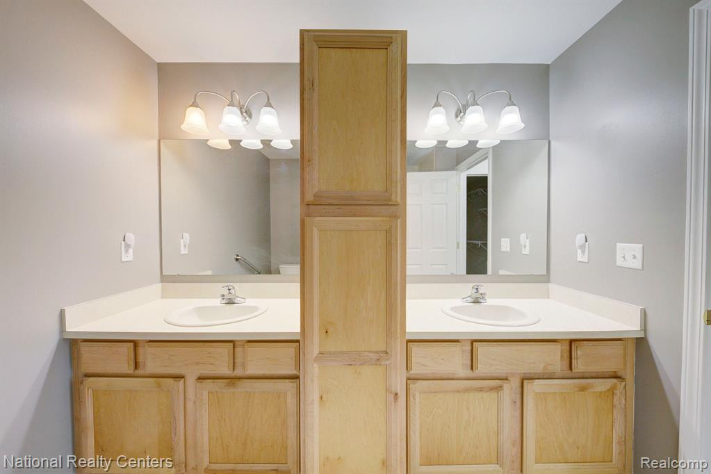 34101 EMMA Circle, Walled Lake, MI 48390 — Photo 30