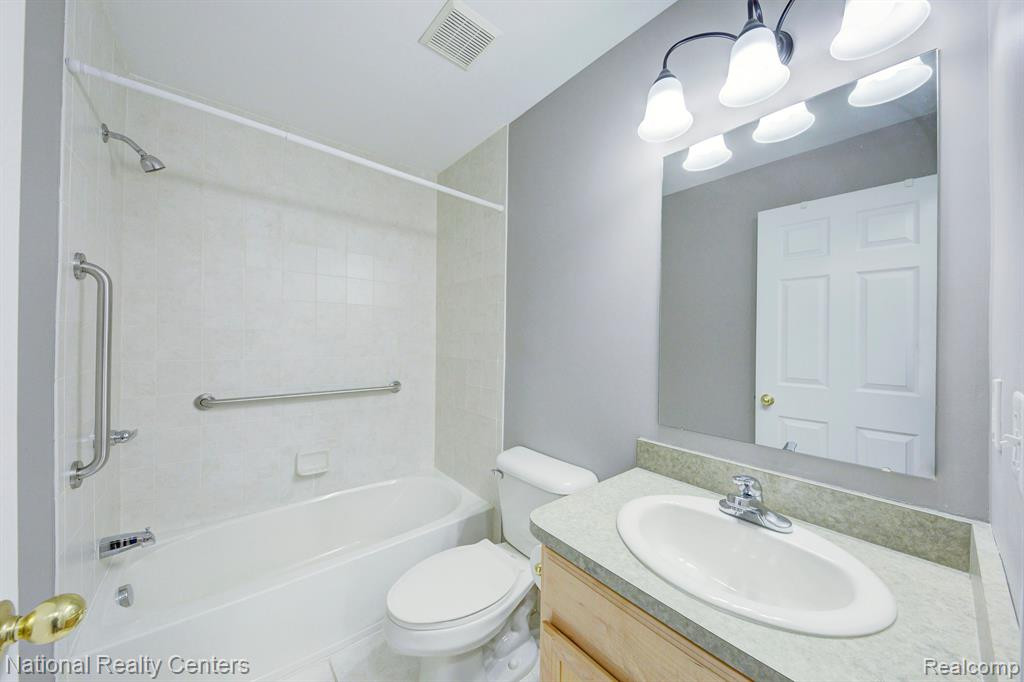 34101 EMMA Circle, Walled Lake, MI 48390 — Photo 33
