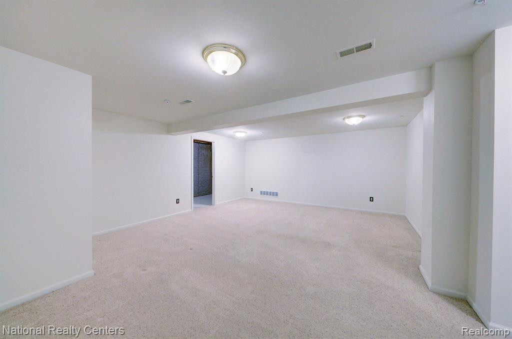 34101 EMMA Circle, Walled Lake, MI 48390 — Photo 36