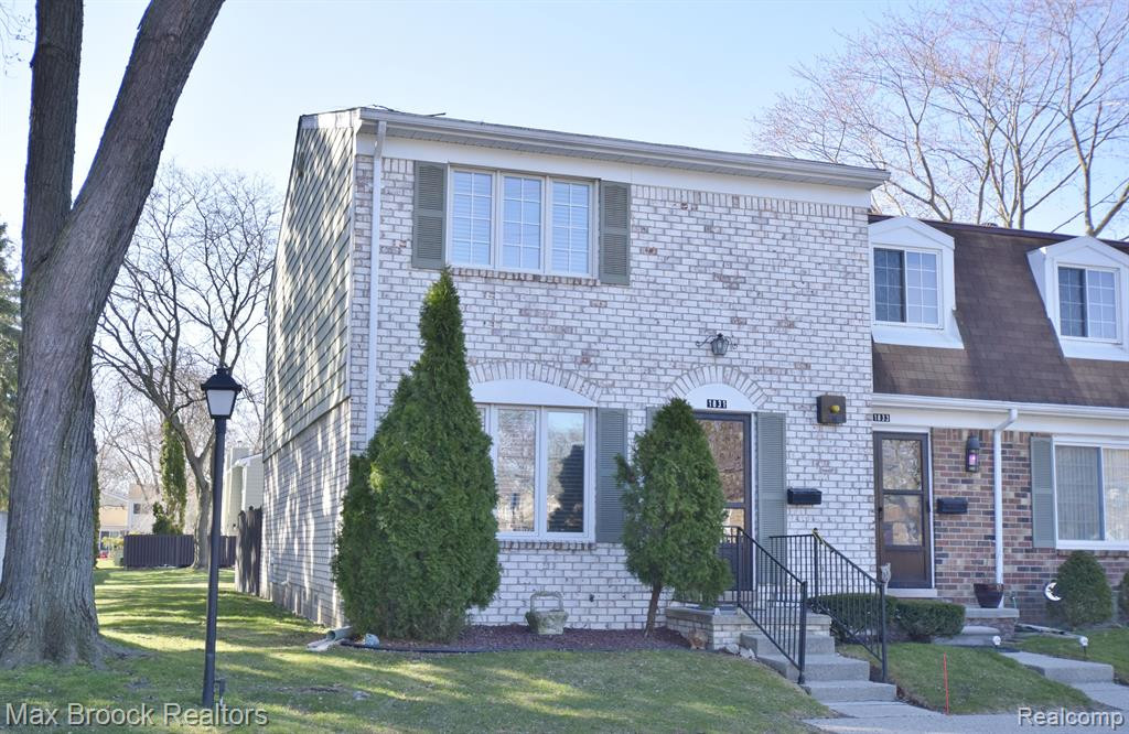 1831 TORQUAY Avenue, Royal Oak, MI 48073 — Photo 2