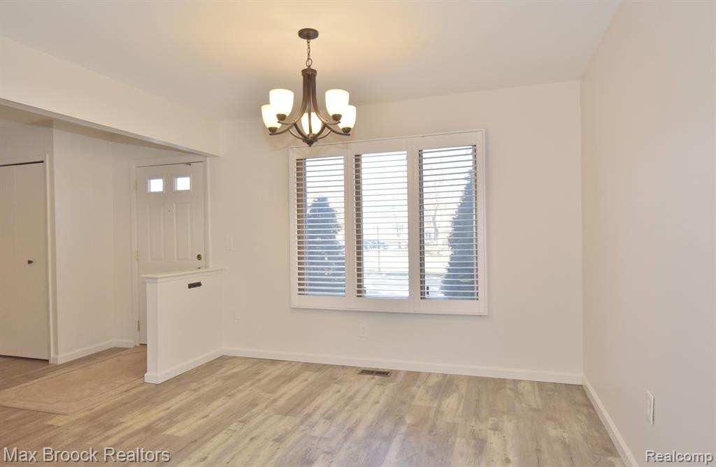 1831 TORQUAY Avenue, Royal Oak, MI 48073 — Photo 9
