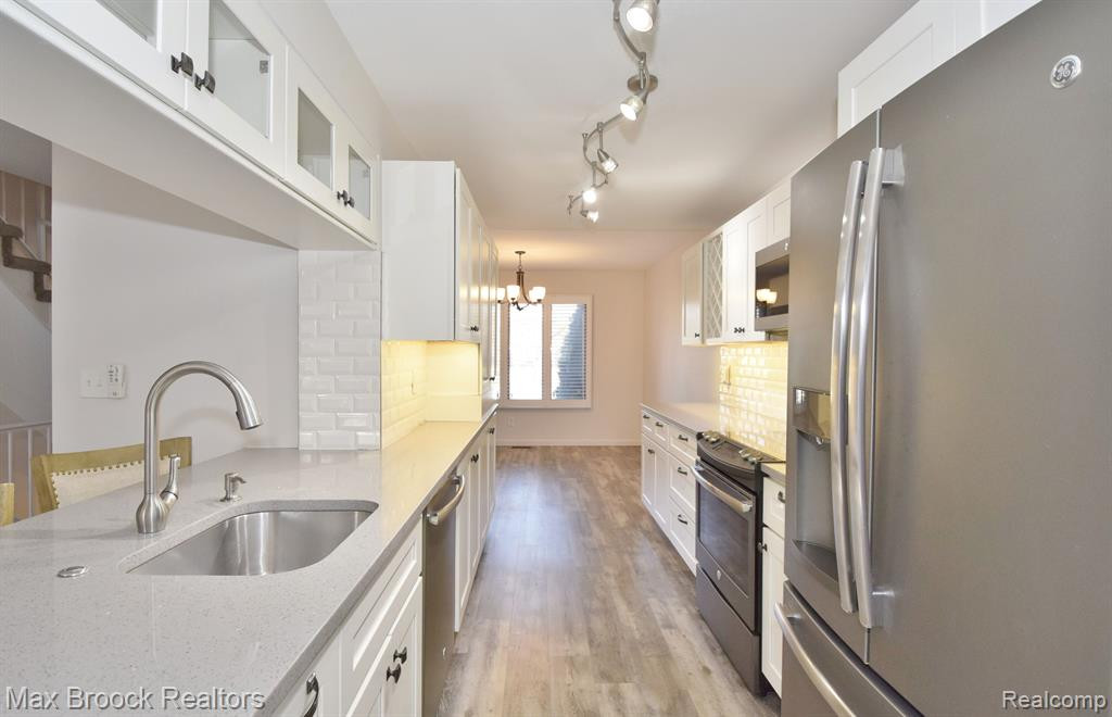 1831 TORQUAY Avenue, Royal Oak, MI 48073 — Photo 10