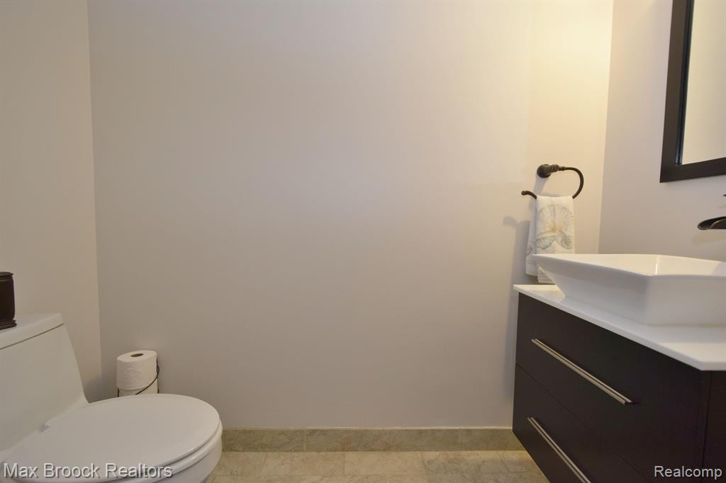 1831 TORQUAY Avenue, Royal Oak, MI 48073 — Photo 20