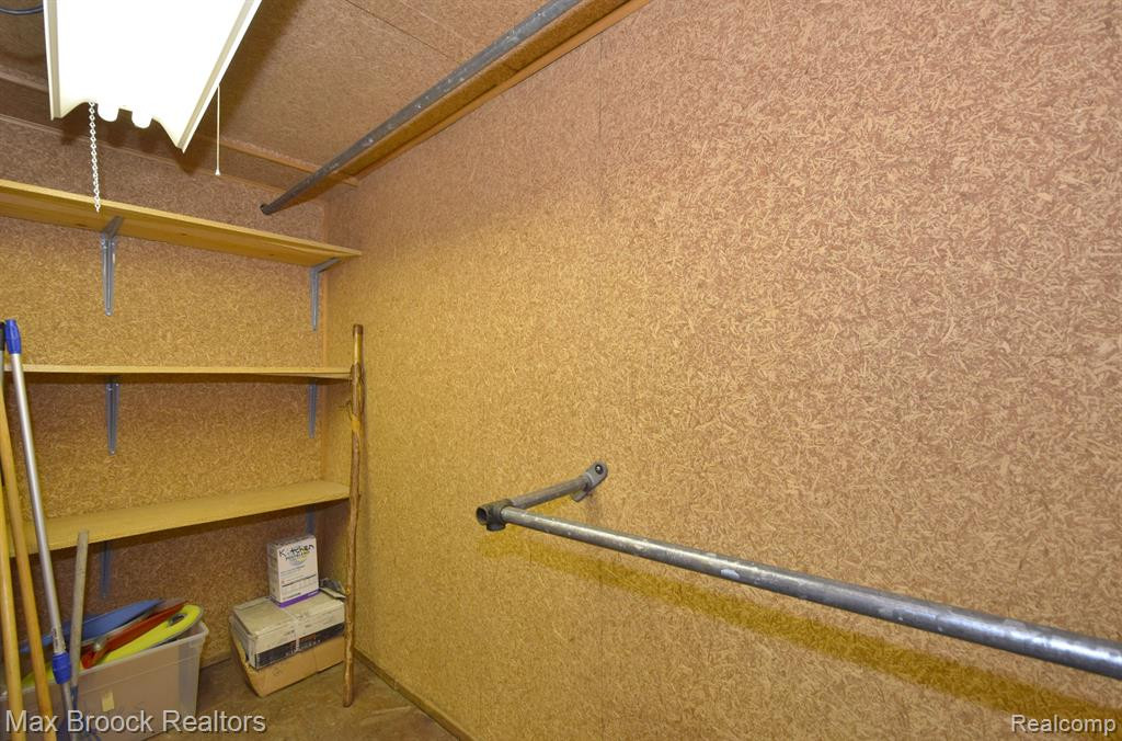 1831 TORQUAY Avenue, Royal Oak, MI 48073 — Photo 23