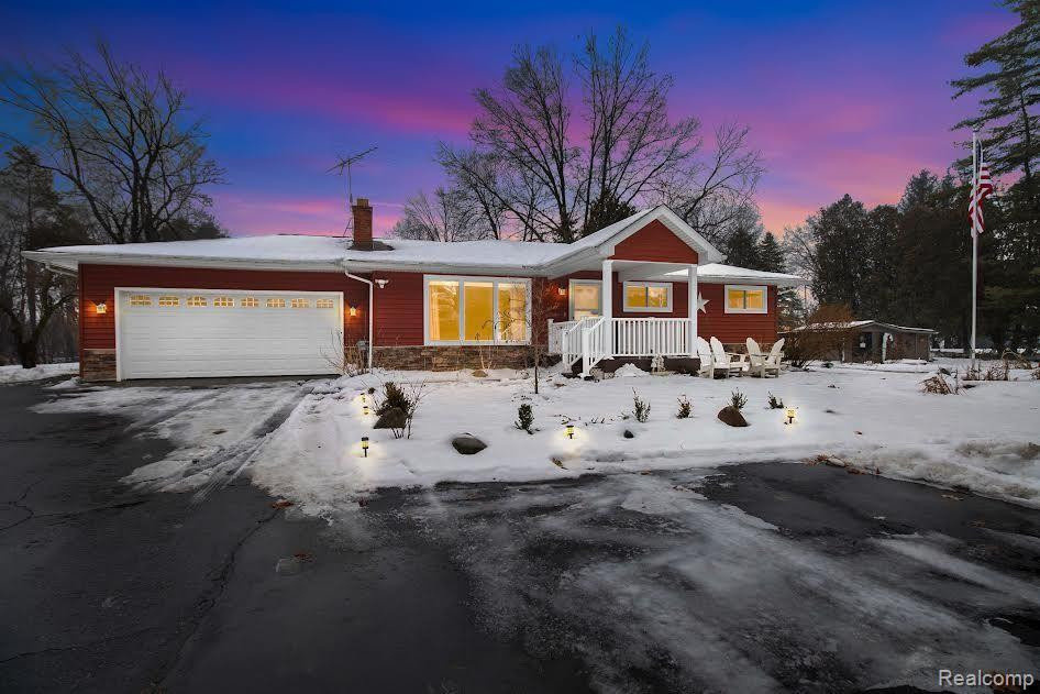 796 COLLIER Road, Auburn Hills, MI 48326 — front exterior