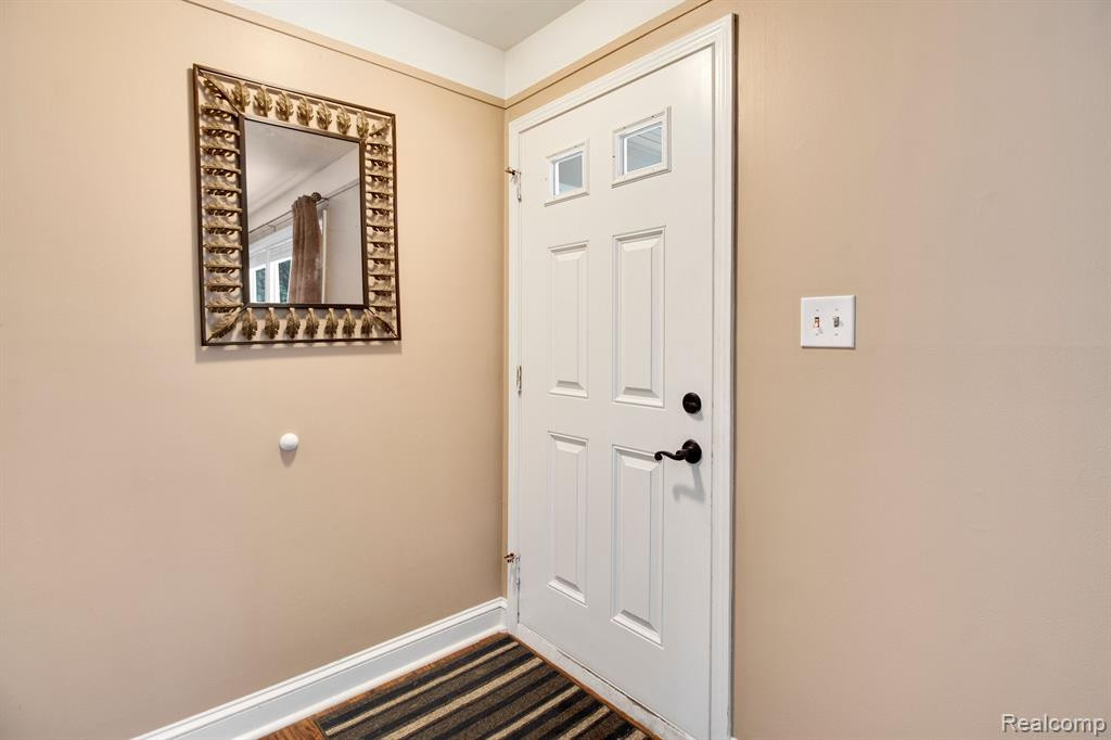 796 COLLIER Road, Auburn Hills, MI 48326 — Photo 4
