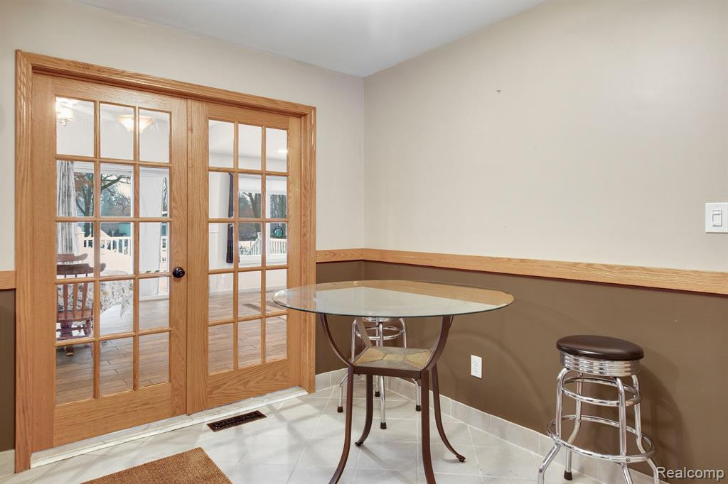 796 COLLIER Road, Auburn Hills, MI 48326 — Photo 7