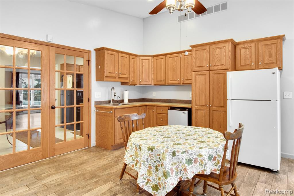 796 COLLIER Road, Auburn Hills, MI 48326 — Photo 13