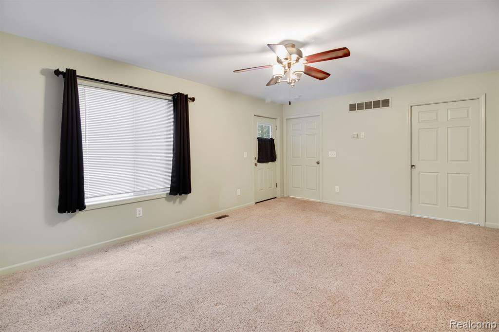 796 COLLIER Road, Auburn Hills, MI 48326 — Photo 31