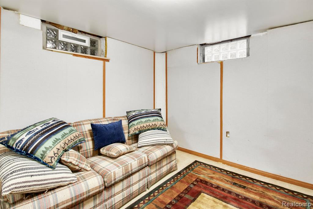 796 COLLIER Road, Auburn Hills, MI 48326 — Photo 32