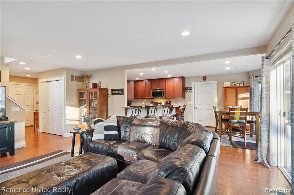 7416 LONGWORTH Drive, Brighton, MI 48116 — Photo 13