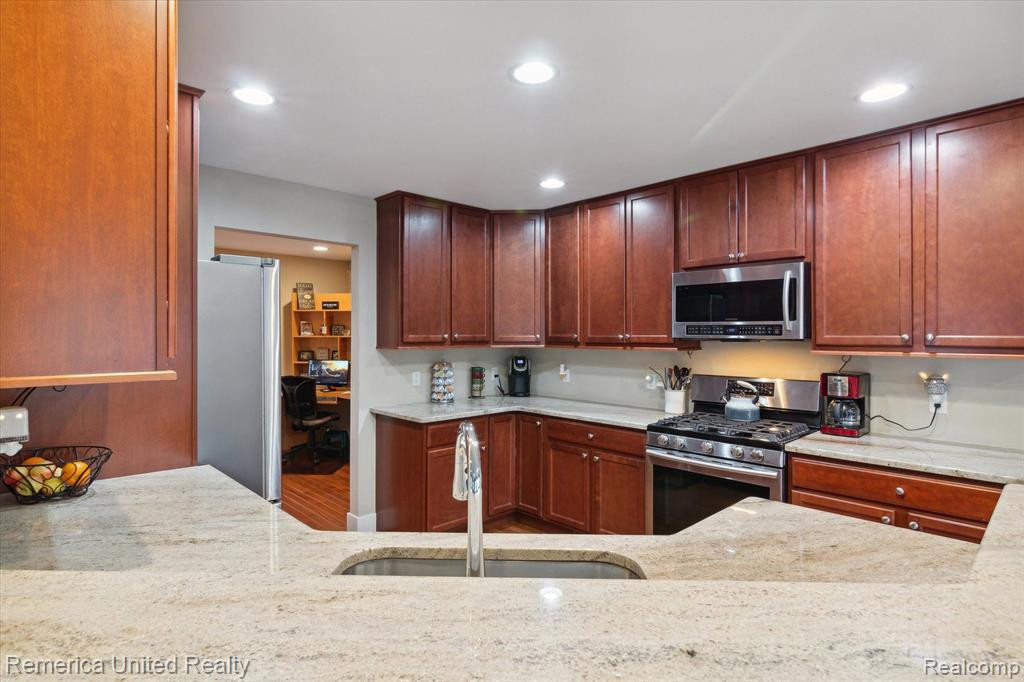 7416 LONGWORTH Drive, Brighton, MI 48116 — Photo 20