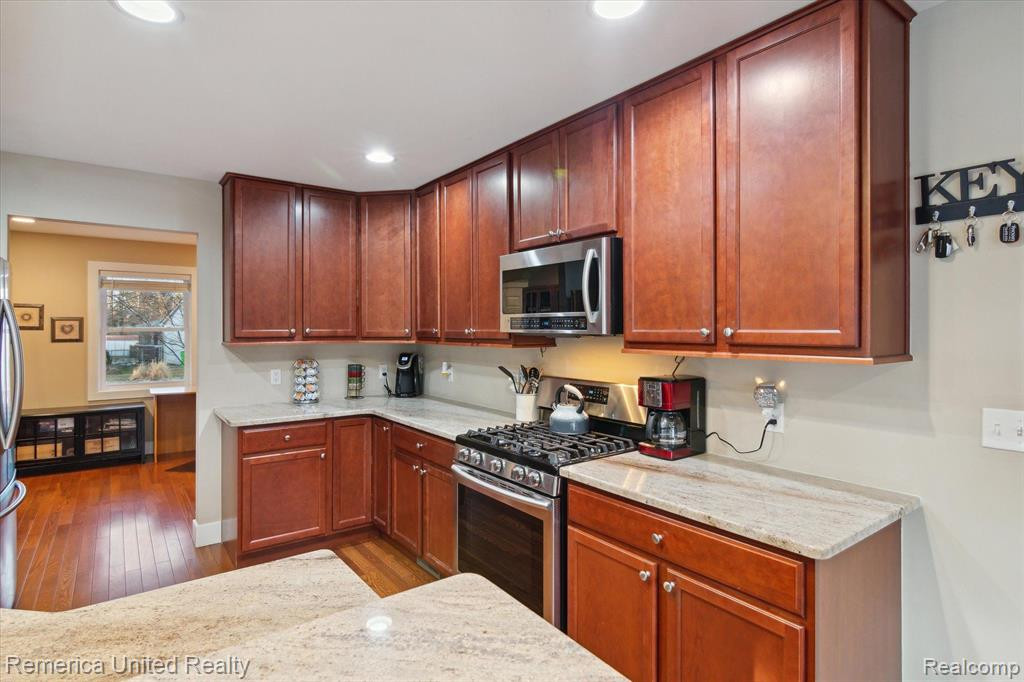 7416 LONGWORTH Drive, Brighton, MI 48116 — Photo 23