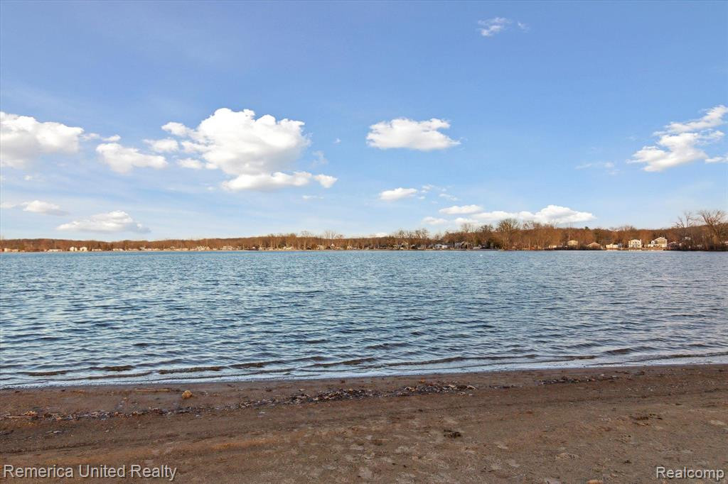 7416 LONGWORTH Drive, Brighton, MI 48116 — Photo 51