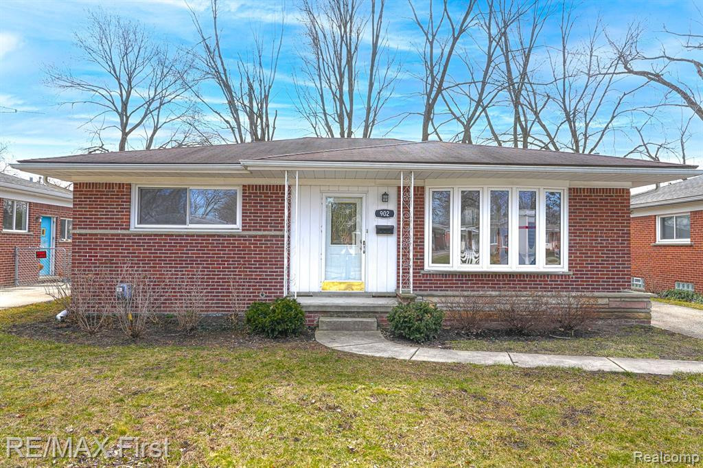 902 ENGLEWOOD Avenue, Royal Oak, MI 48073 — front exterior
