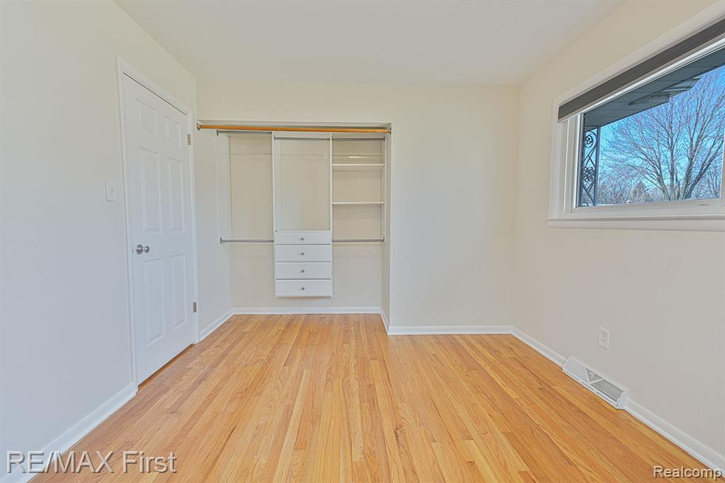 902 ENGLEWOOD Avenue, Royal Oak, MI 48073 — Photo 13