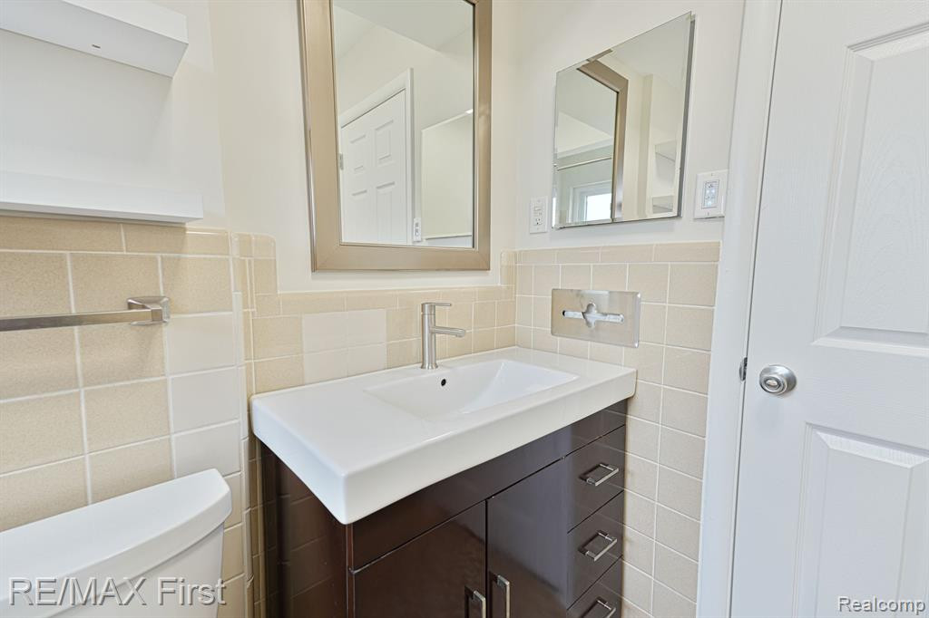 902 ENGLEWOOD Avenue, Royal Oak, MI 48073 — Photo 17