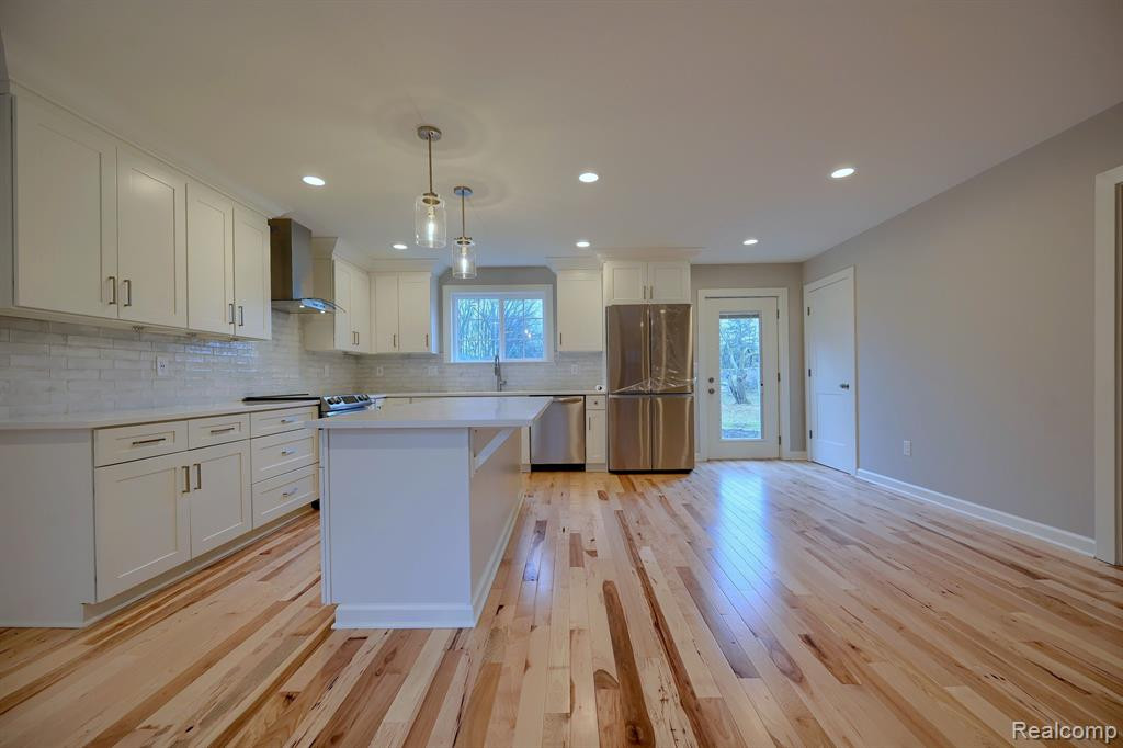 950 LEON Road, Walled Lake, MI 48390 — Photo 5