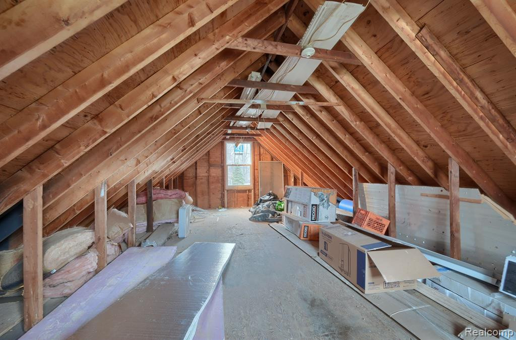 950 LEON Road, Walled Lake, MI 48390 — Photo 31
