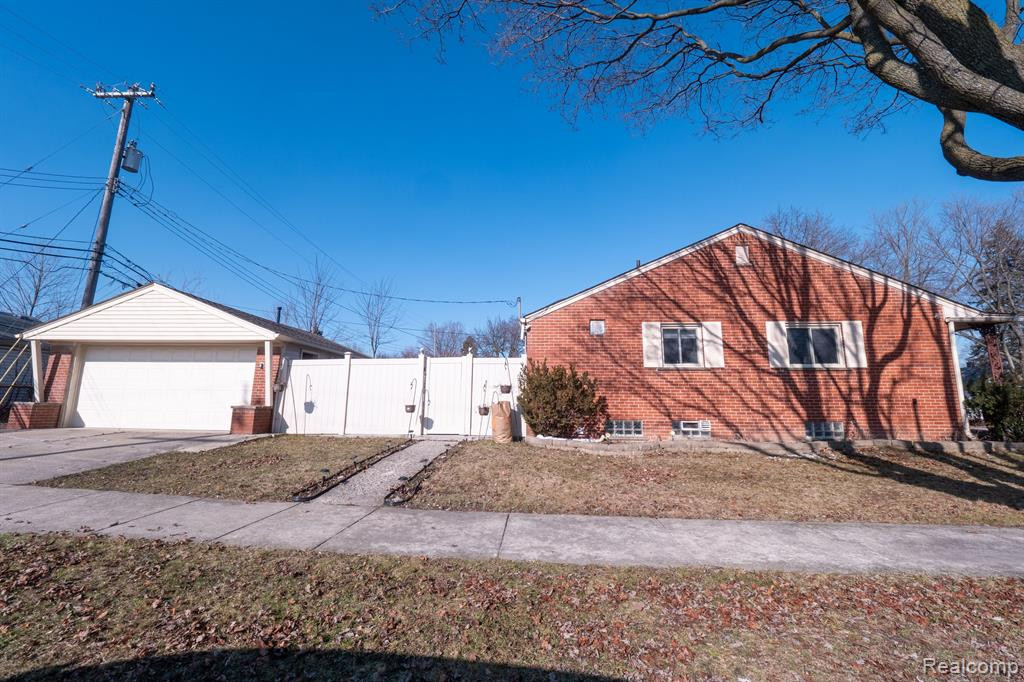 8609 Whitefield Street, Dearborn Heights, MI 48127 — Photo 3