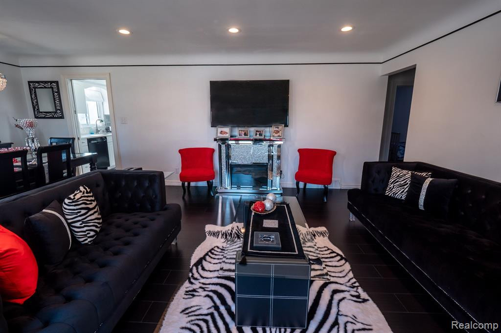 8609 Whitefield Street, Dearborn Heights, MI 48127 — Photo 5