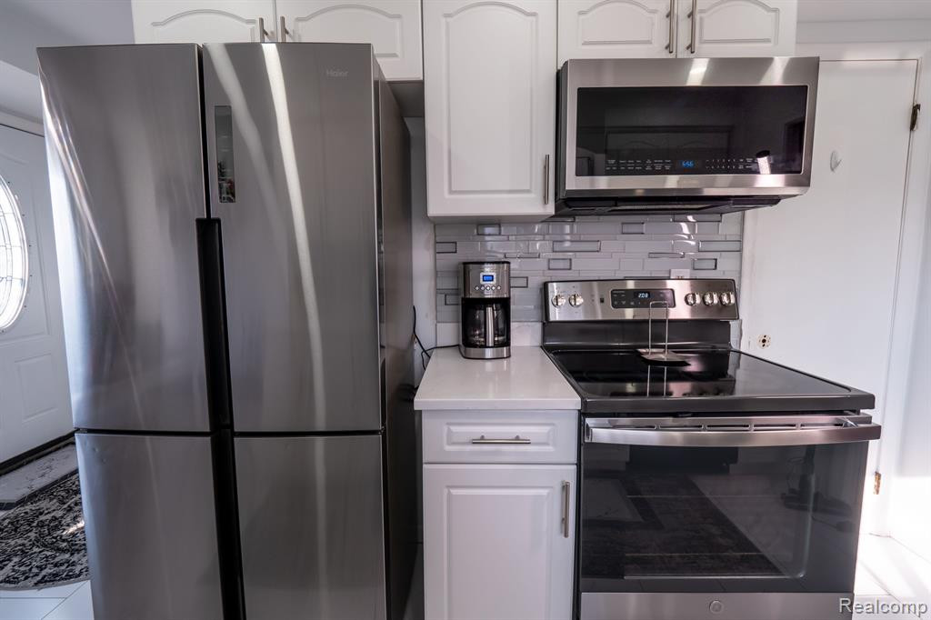8609 Whitefield Street, Dearborn Heights, MI 48127 — Photo 9